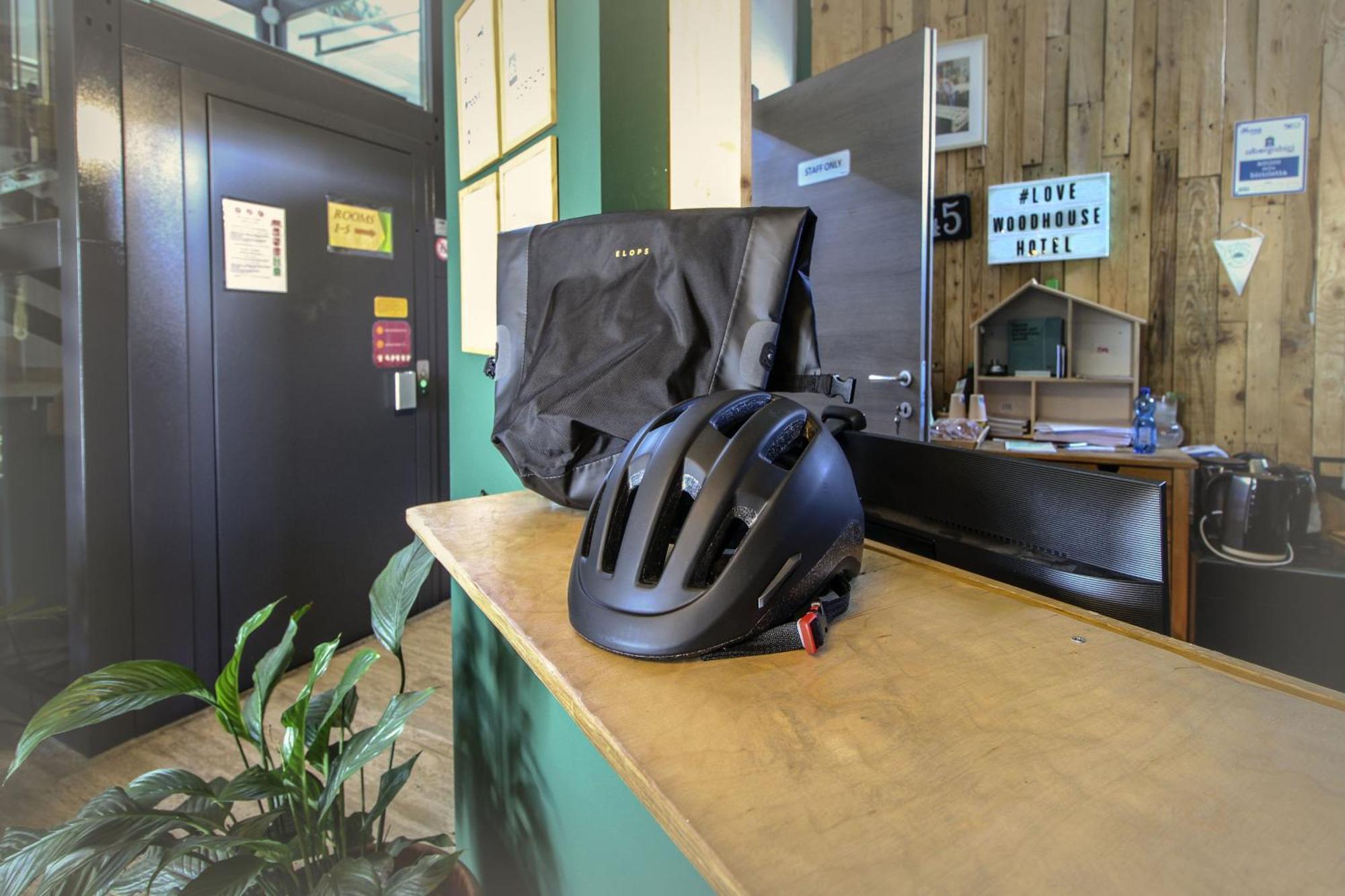 La Cordata Accommodation - Woodhouse Bike Hotel Cinisello Balsamo Eksteriør bilde