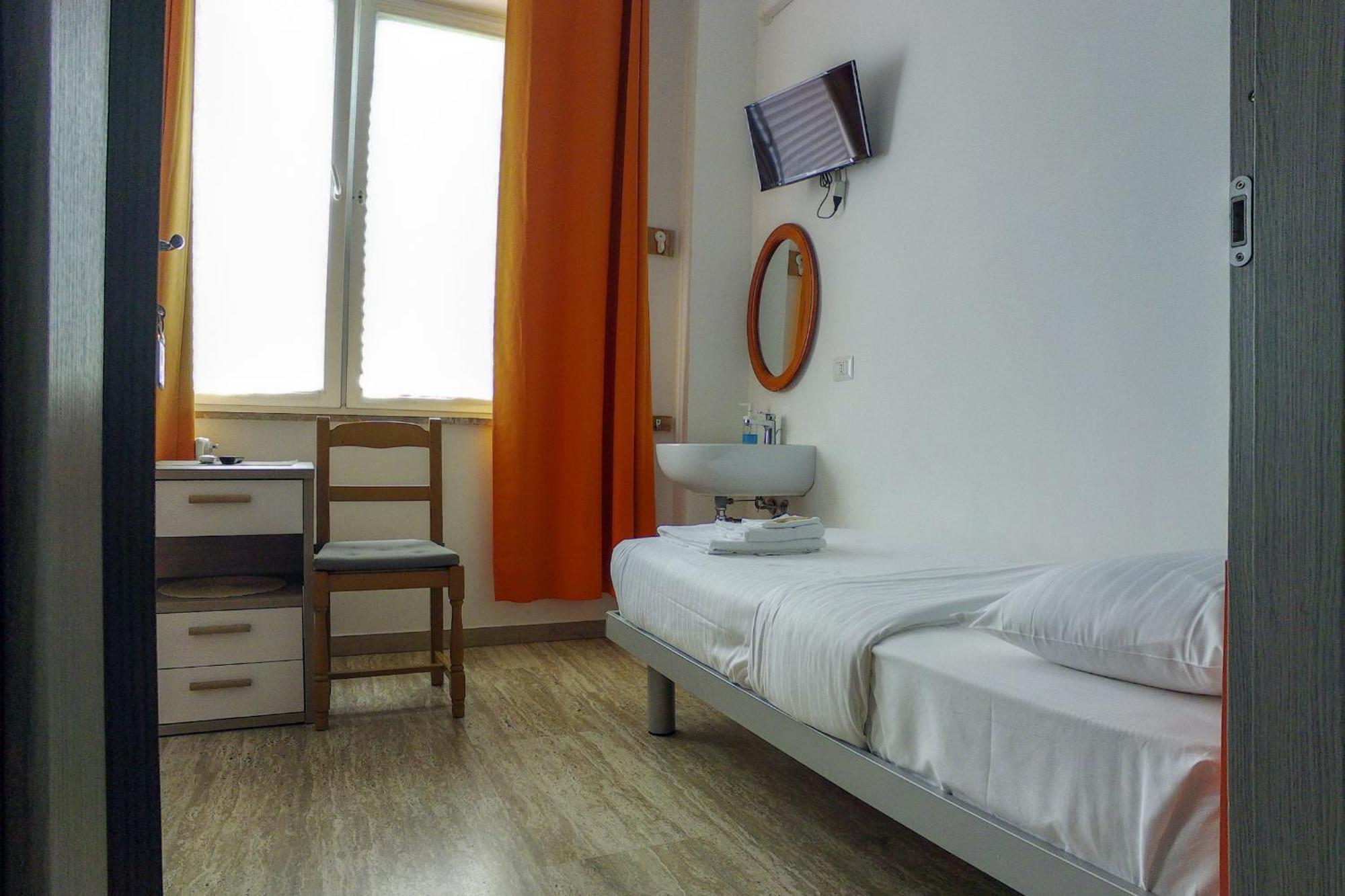 La Cordata Accommodation - Woodhouse Bike Hotel Cinisello Balsamo Eksteriør bilde